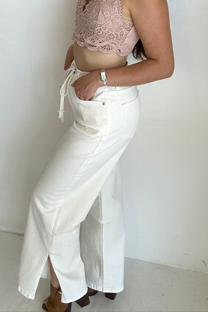 Timeless white jeans