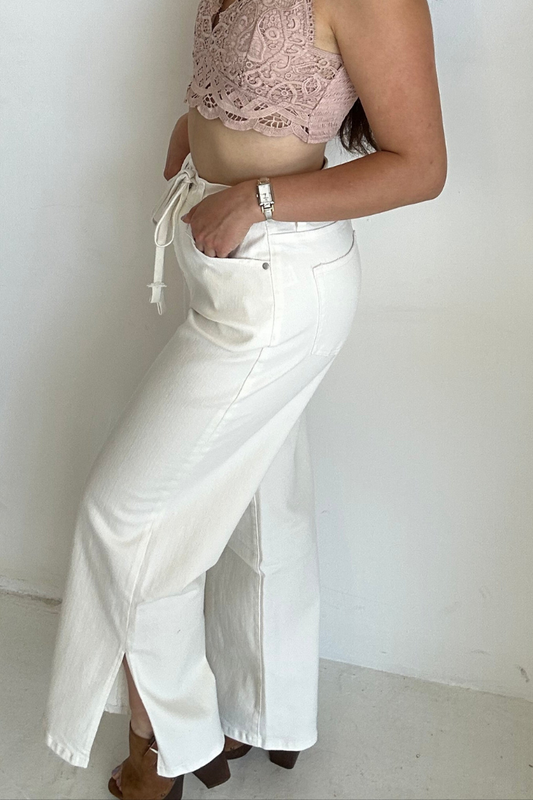 Timeless white jeans