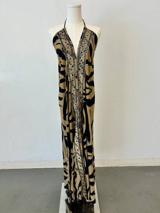 Sassy embroidered magic dress