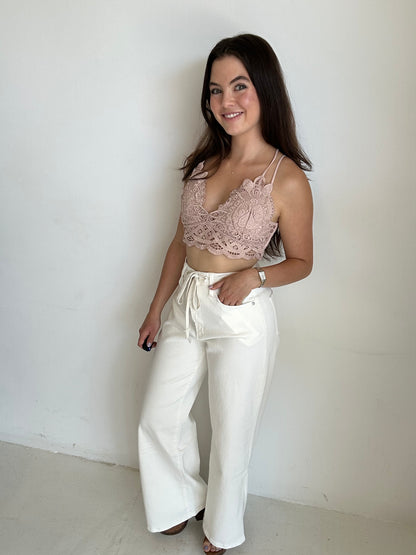 Timeless white jeans