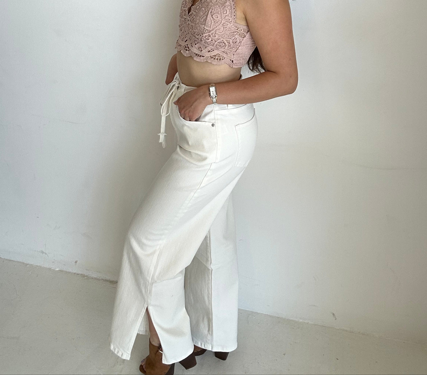 Timeless white jeans