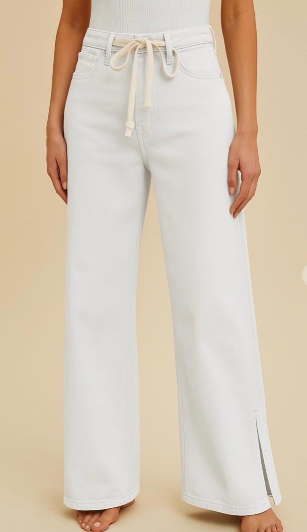 Timeless white jeans