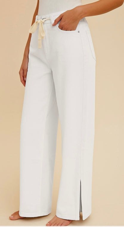 Timeless white jeans